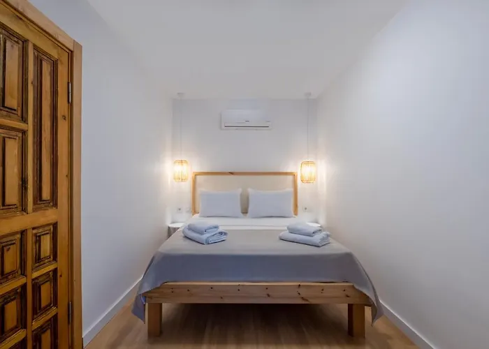 Audo *