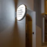 Audo Hotel *